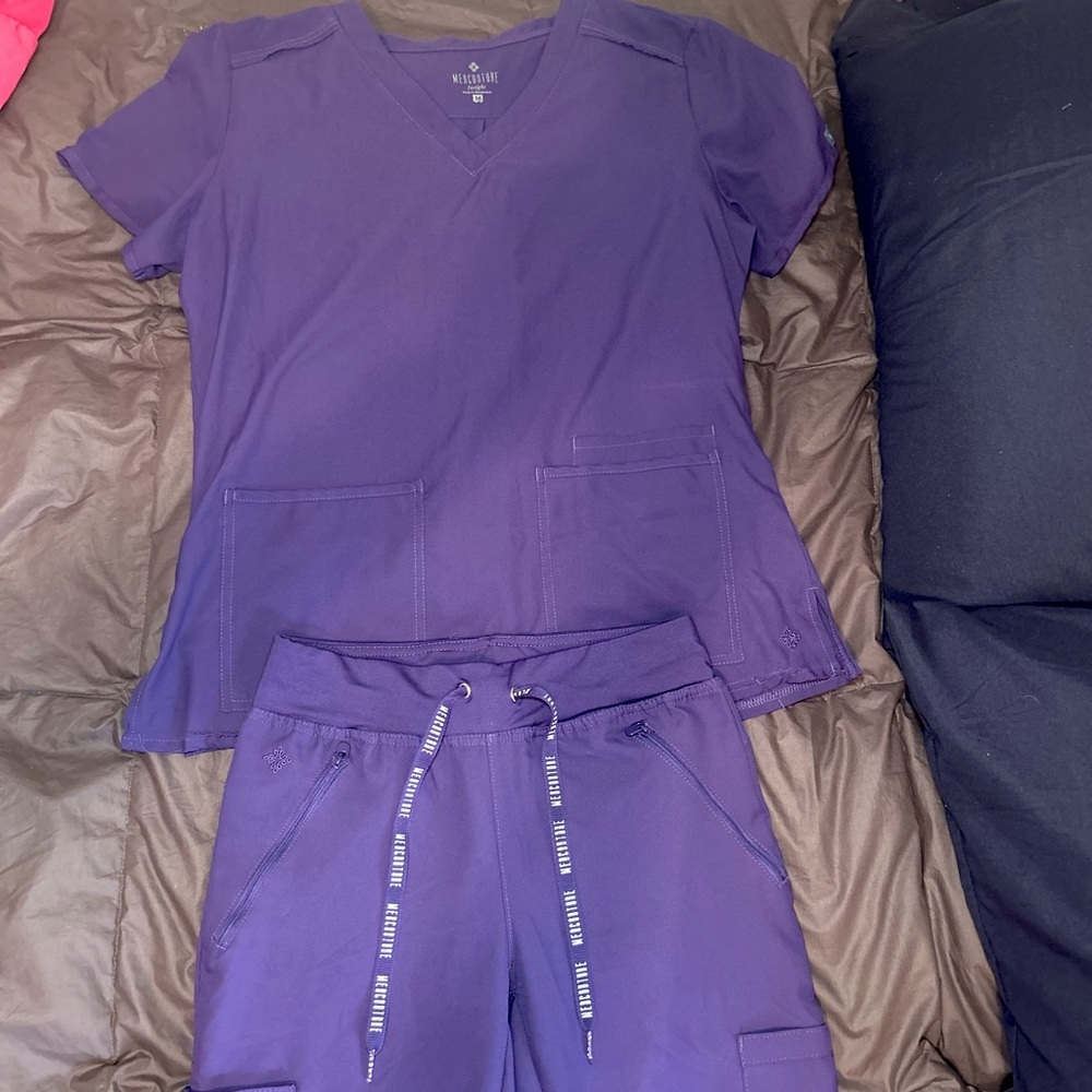 MEDCOUTURE SCRUBS